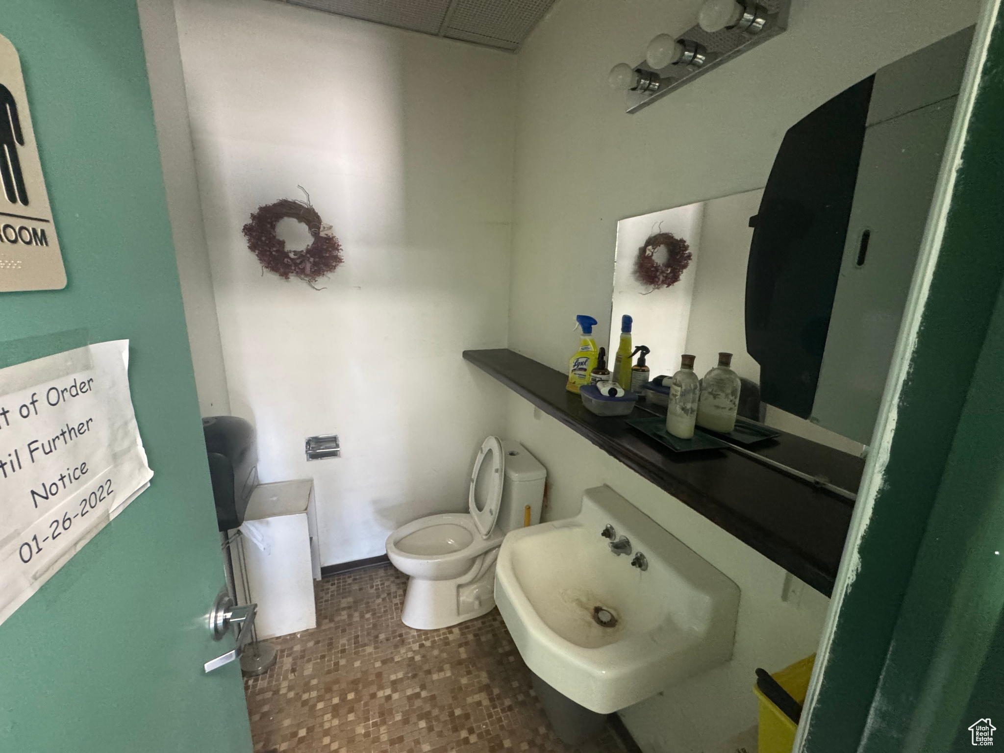 PERRY SUB - Commercial Lease