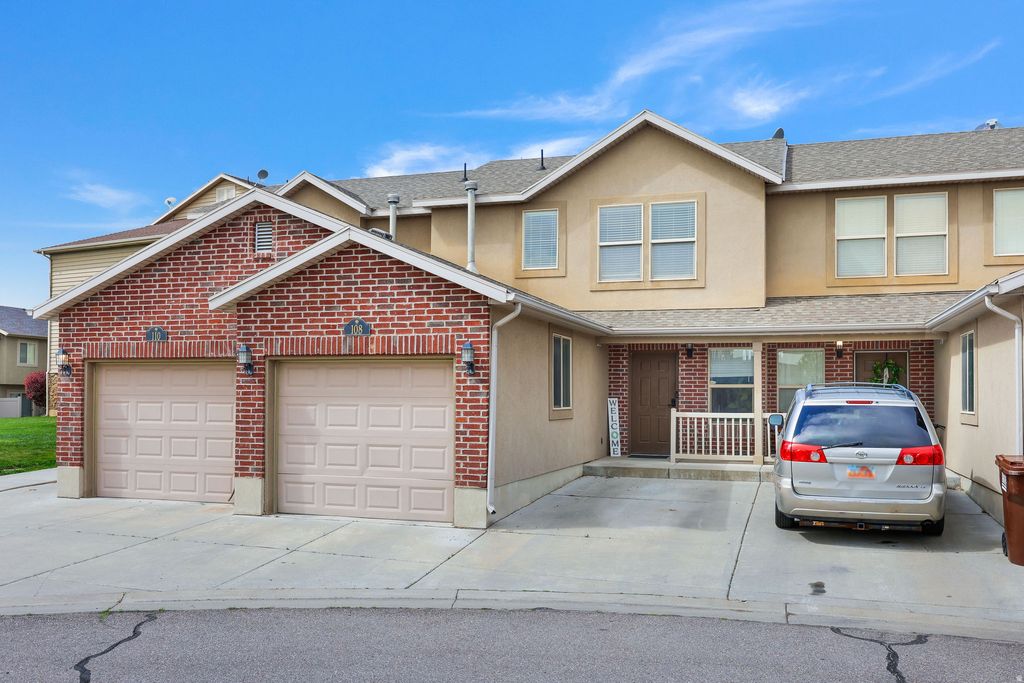 Photo of 108 W ARLINGTON N, Harrisville, UT 84414 (MLS # 2156630)