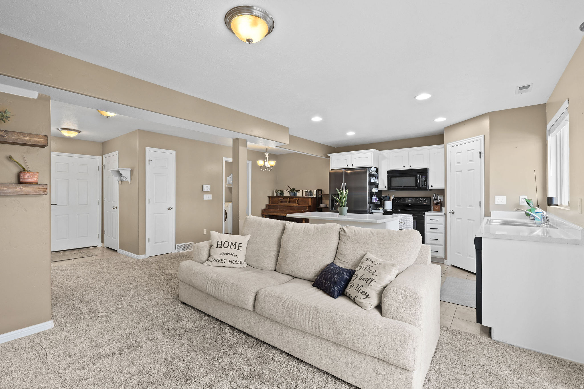 NEWTOWNE SQUARE - Residential