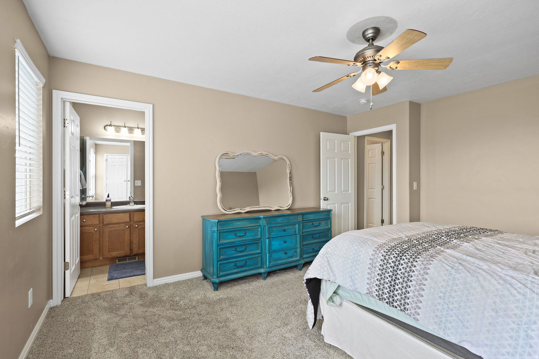 NEWTOWNE SQUARE - Residential