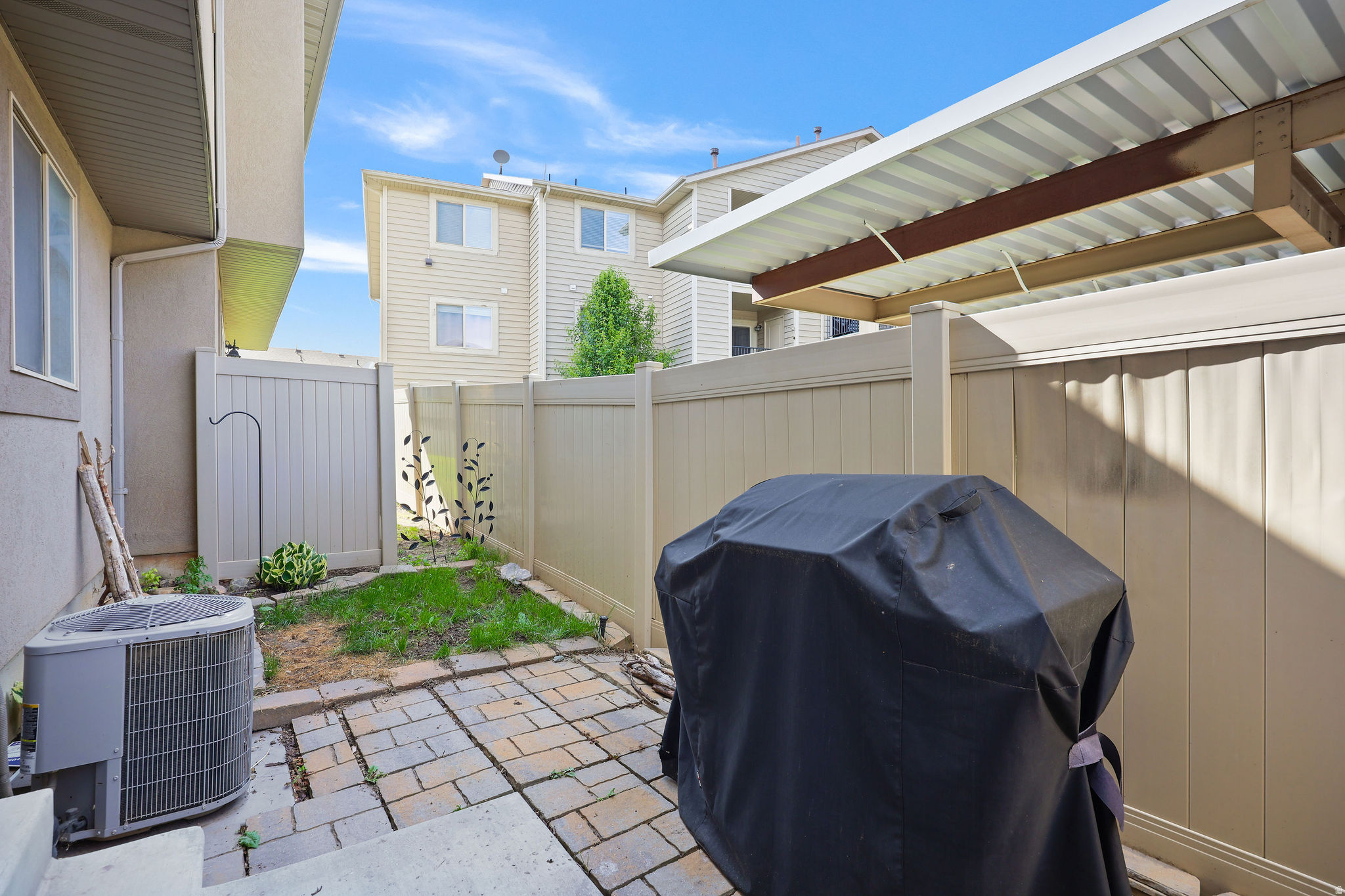 NEWTOWNE SQUARE - Residential