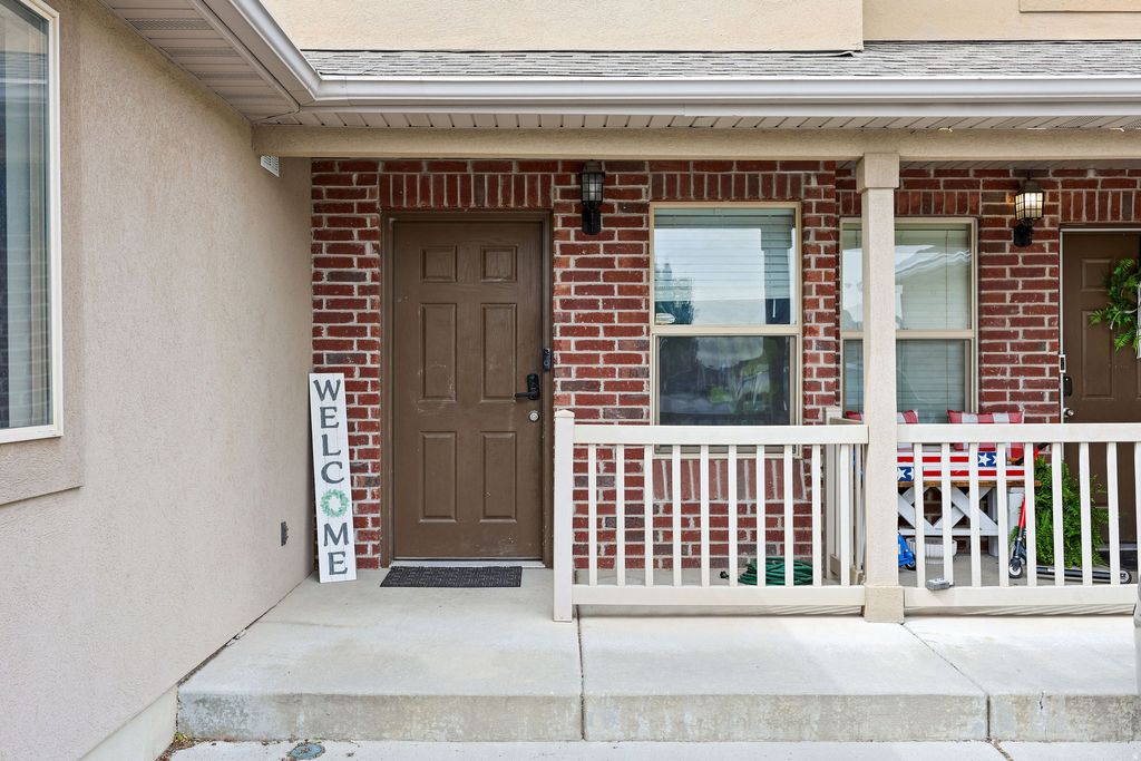 Photo of 108 W ARLINGTON N, Harrisville, UT 84414 (MLS # 2156630)