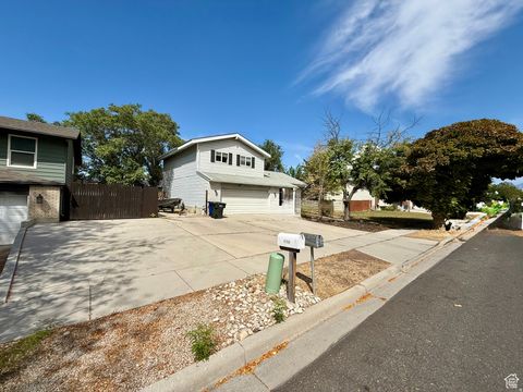 Tiny photo for 2140 W 3860 S, West Valley City, UT 84119 (MLS # 2137596)