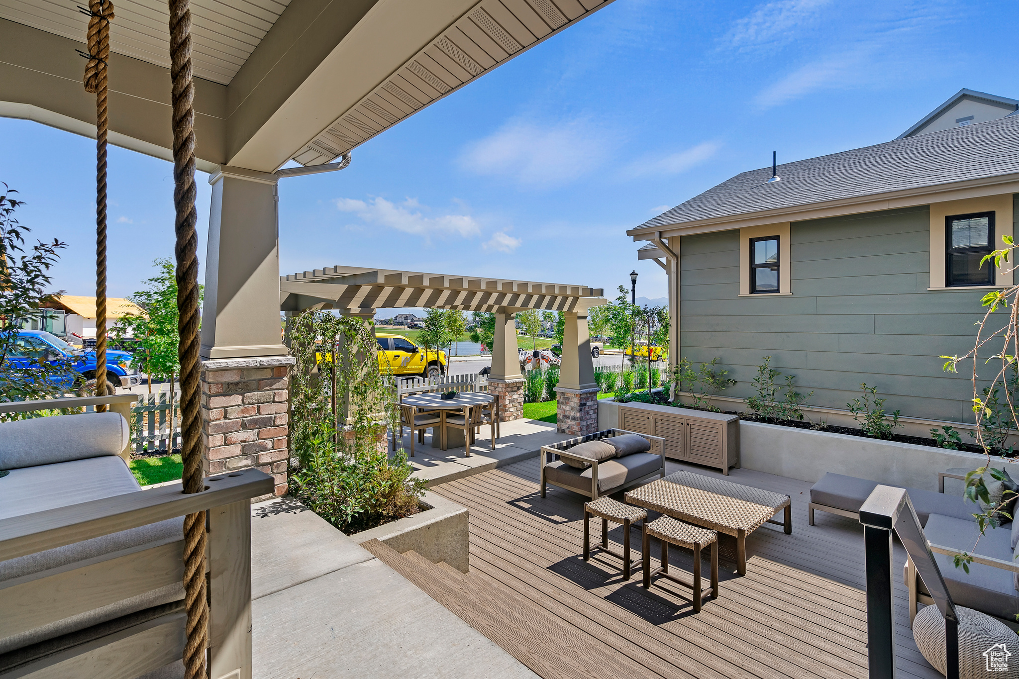 DAYBREAK - Residential