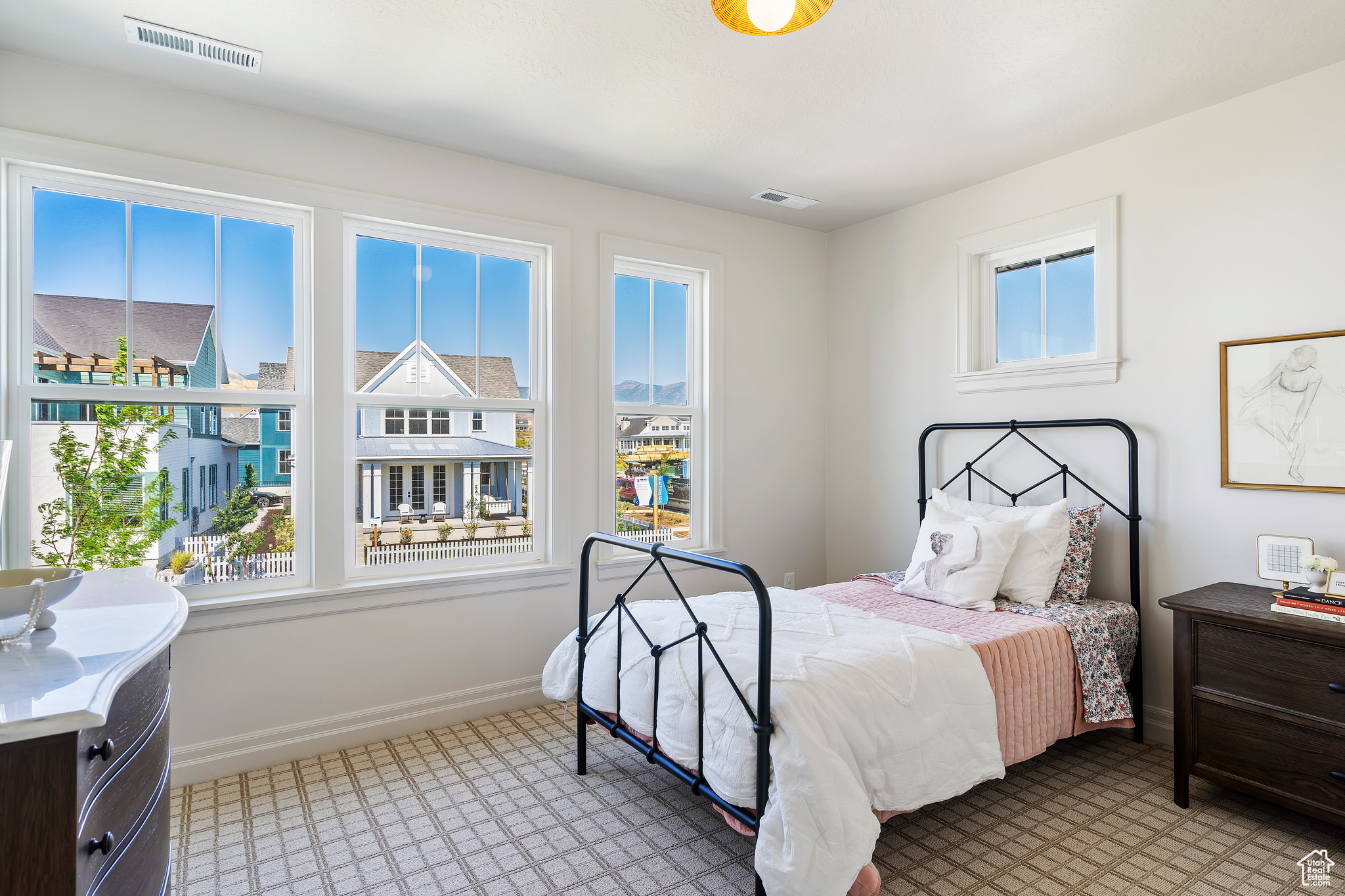 DAYBREAK - Residential