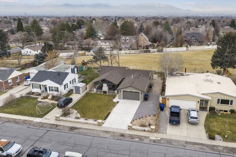 Tiny photo for 3042 S 2520 E, Millcreek, UT 84109 (MLS # 2133737)