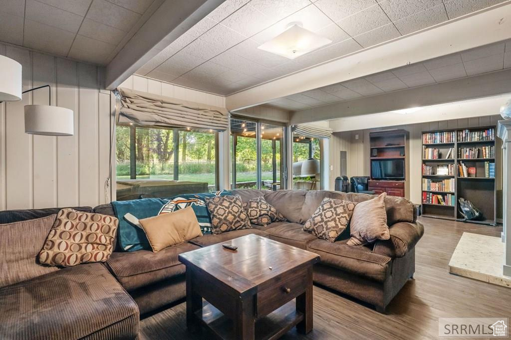 COTTONWOOD - Residential