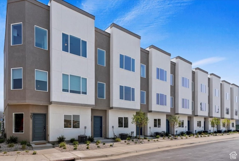 PEARL STREET - Residential