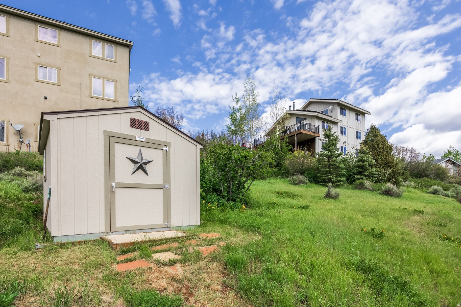 EAGLE RIDGE - Residential