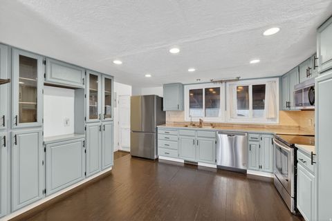 Tiny photo for 310 W 4675 S, Washington Terrace, UT 84405 (MLS # 2142575)