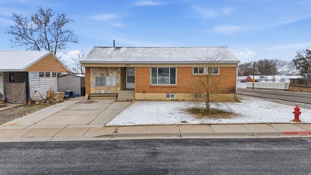 Photo of 310 W 4675 S, Washington Terrace, UT 84405 (MLS # 2142575)