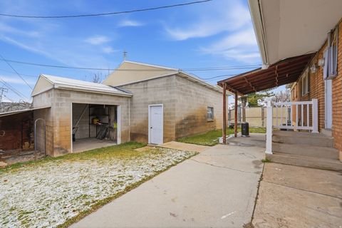 Tiny photo for 310 W 4675 S, Washington Terrace, UT 84405 (MLS # 2142575)