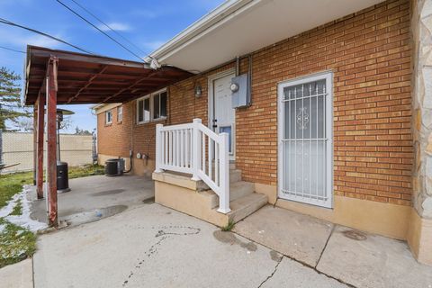 Tiny photo for 310 W 4675 S, Washington Terrace, UT 84405 (MLS # 2142575)