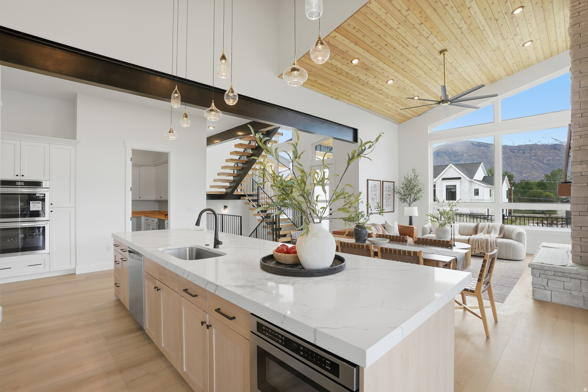 BECK HILLSIDE ESTATE - Residential