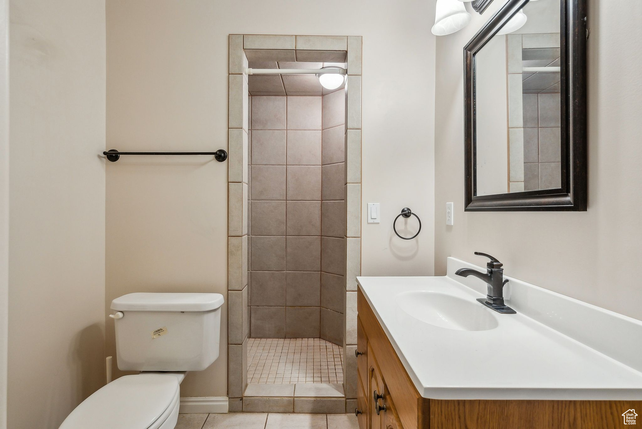 South Jordan, Utah 84095, United States, 6 Bedrooms Bedrooms, ,4 BathroomsBathrooms,Residential,Pending,20946