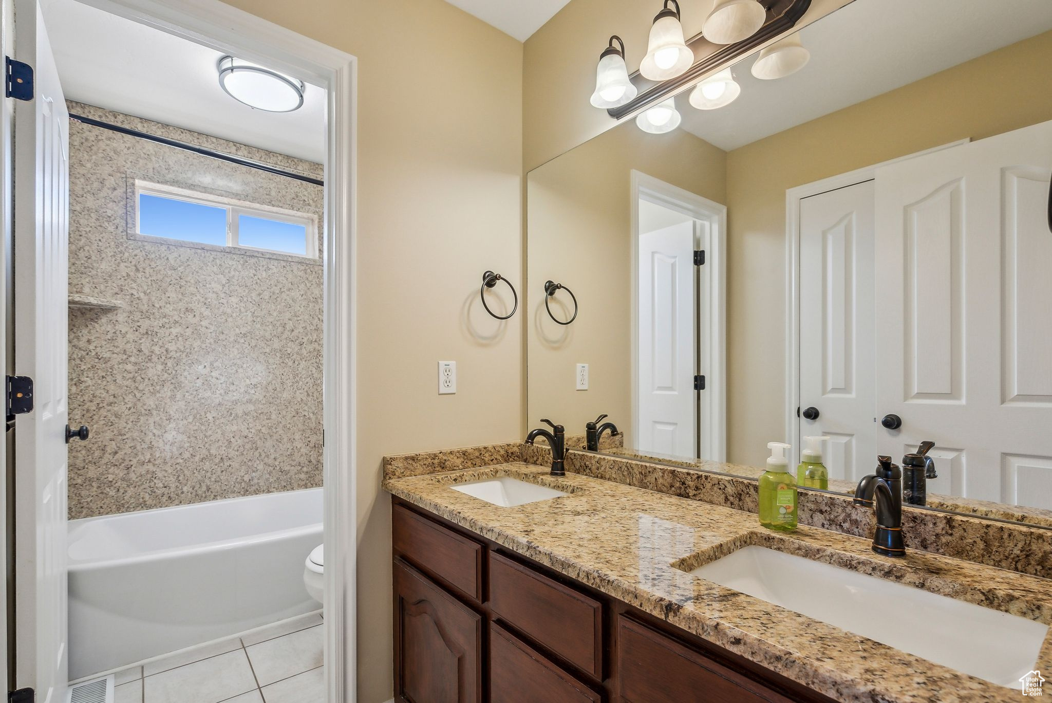 South Jordan, Utah 84095, United States, 6 Bedrooms Bedrooms, ,4 BathroomsBathrooms,Residential,Pending,20946