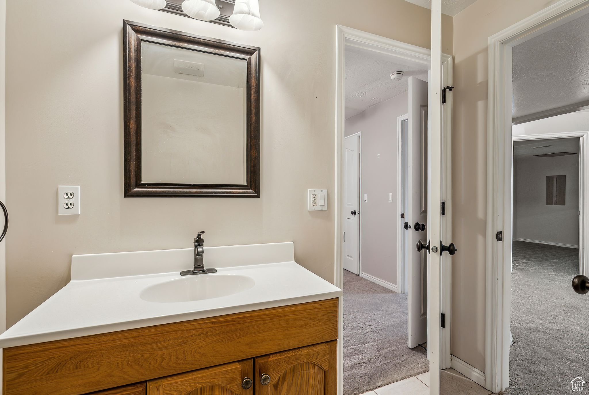 South Jordan, Utah 84095, United States, 6 Bedrooms Bedrooms, ,4 BathroomsBathrooms,Residential,Pending,20946