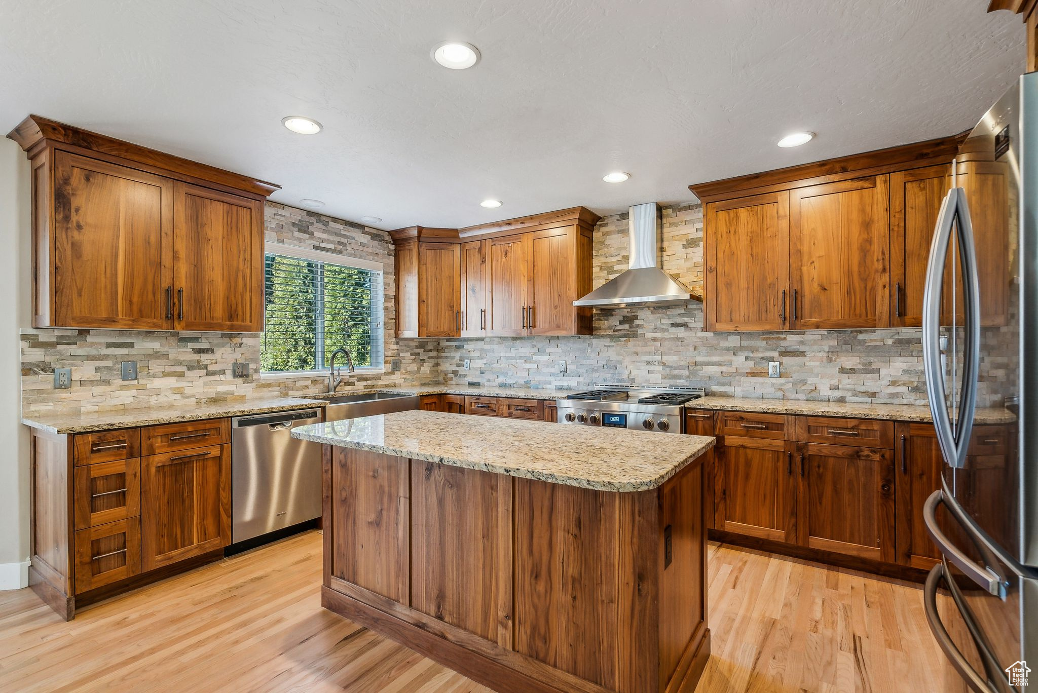 South Jordan, Utah 84095, United States, 6 Bedrooms Bedrooms, ,4 BathroomsBathrooms,Residential,Pending,20946