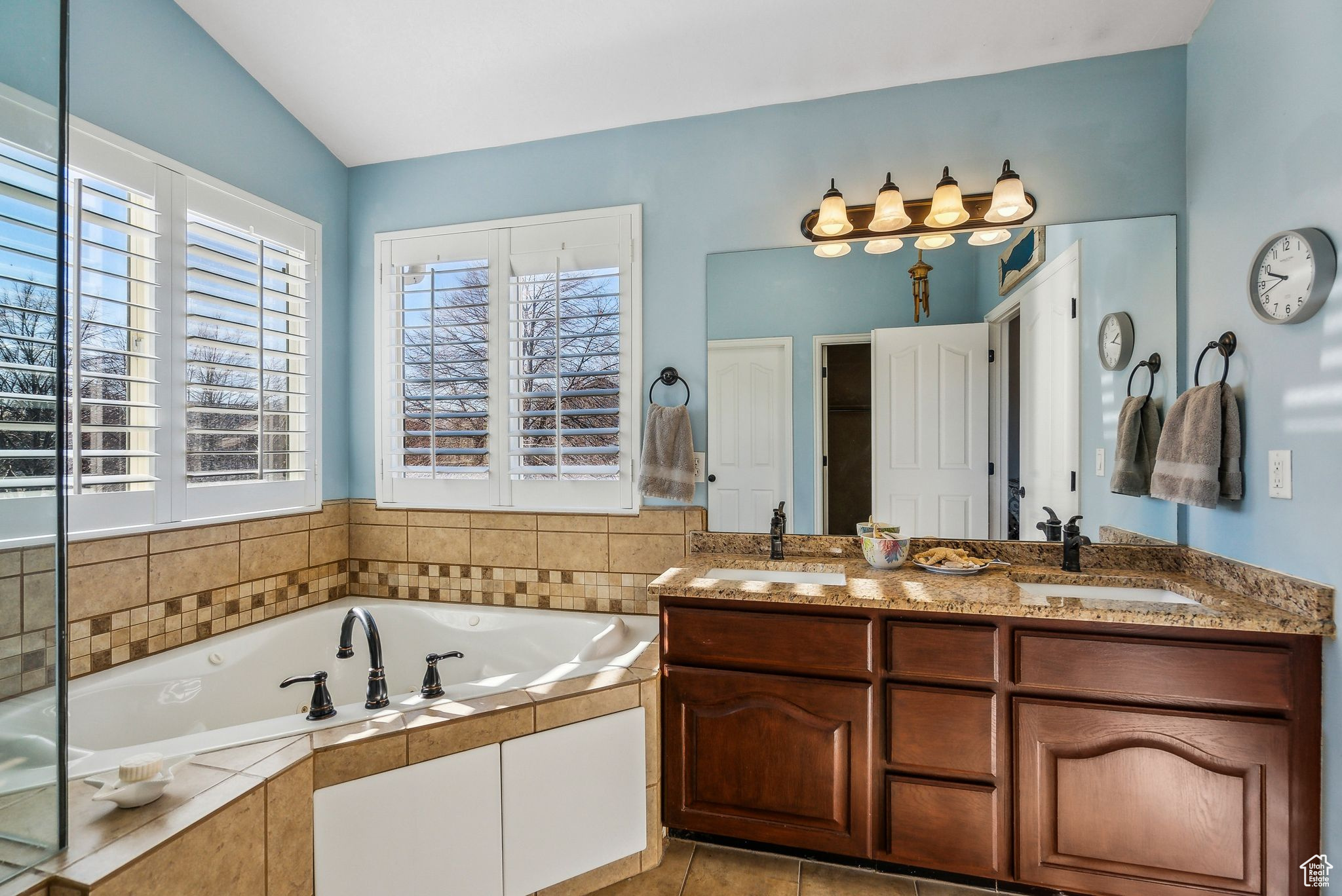 South Jordan, Utah 84095, United States, 6 Bedrooms Bedrooms, ,4 BathroomsBathrooms,Residential,Pending,20946