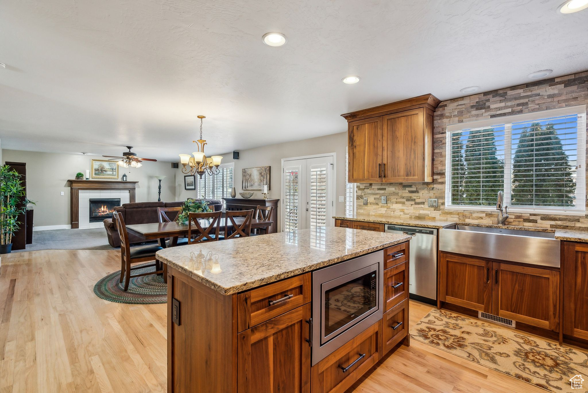 South Jordan, Utah 84095, United States, 6 Bedrooms Bedrooms, ,4 BathroomsBathrooms,Residential,Pending,20946