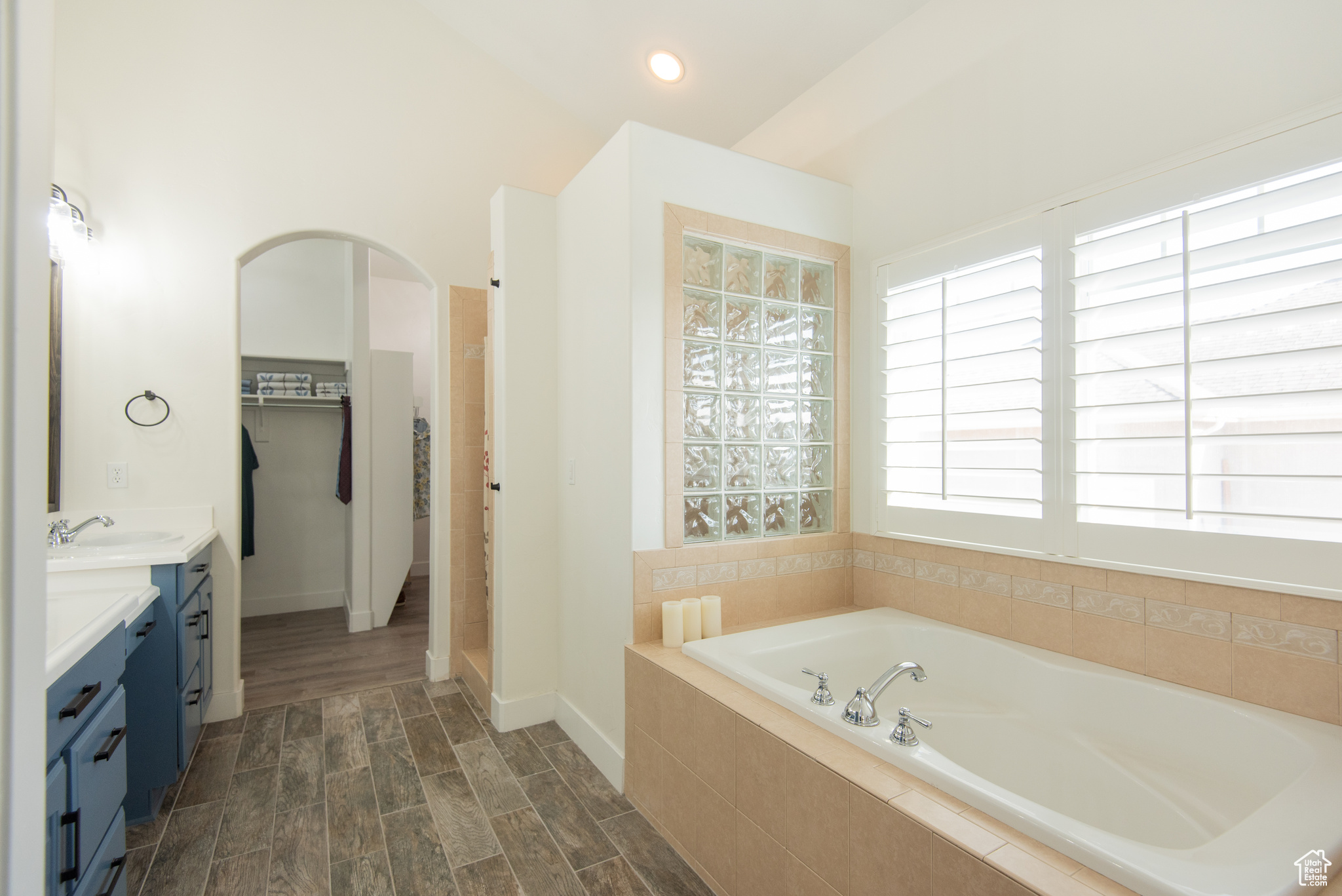 COLDWATER CREEK - Residential
