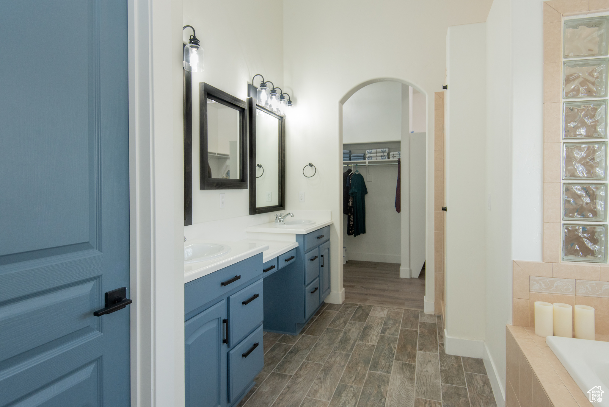 COLDWATER CREEK - Residential