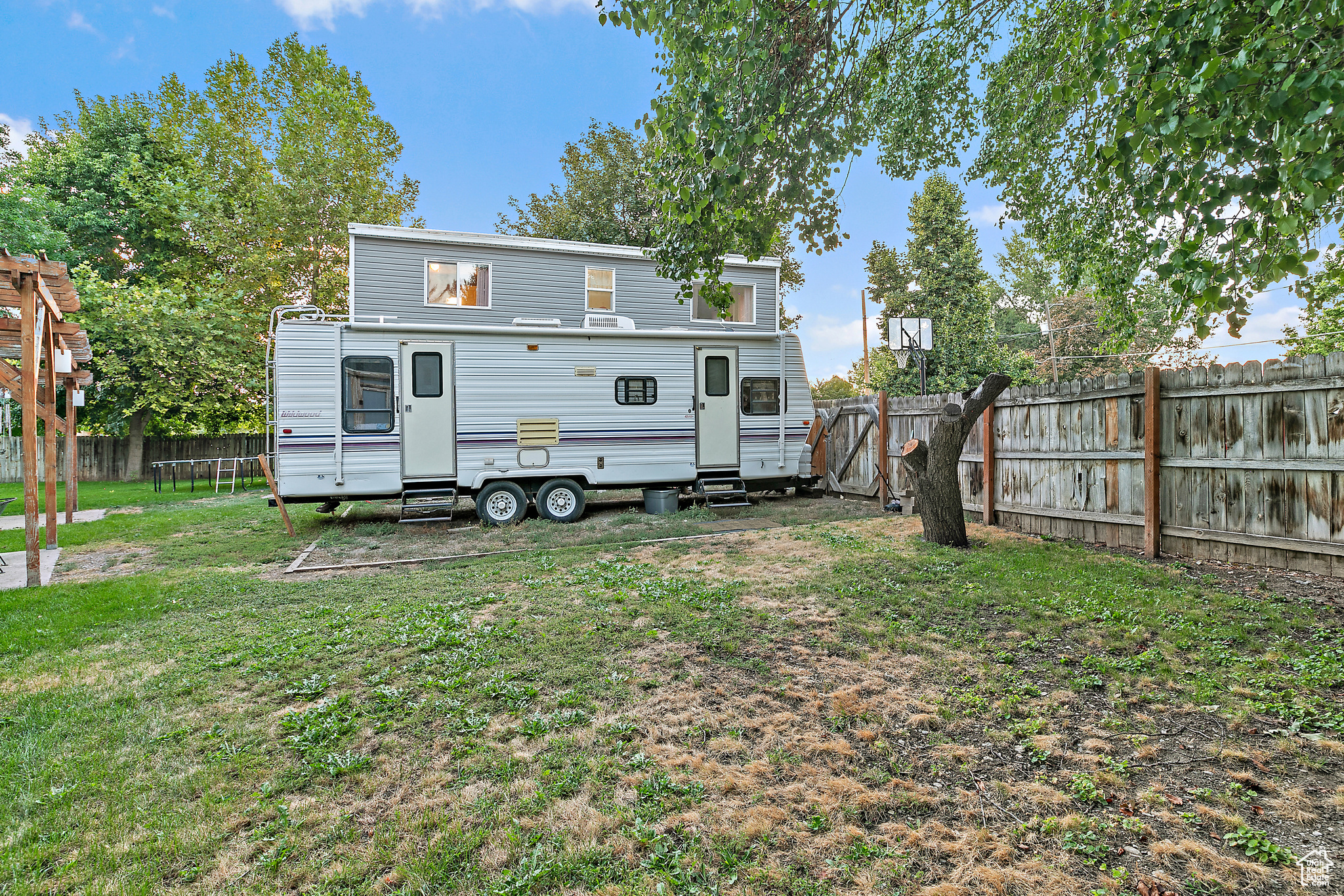 IMPERIAL ACRES - Residential