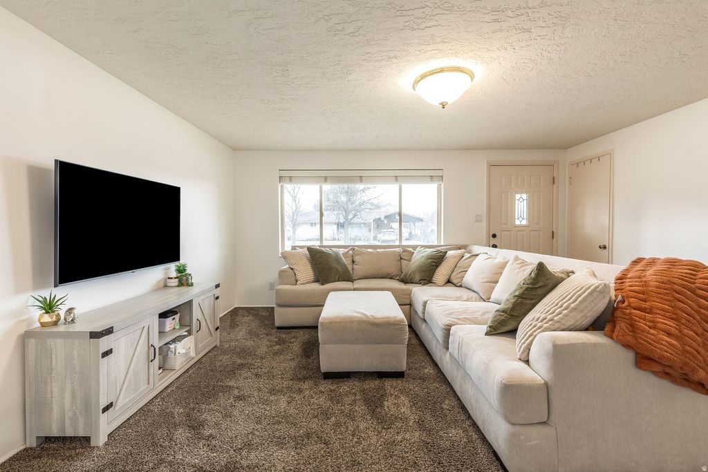 Photo of 1027 E 200 N, Springville, UT 84663 (MLS # 2139844)