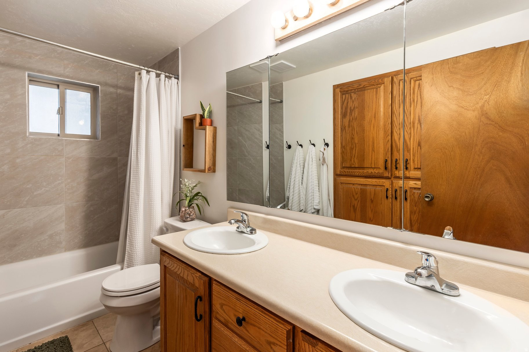 IMPERIAL HEIGHTS - Residential