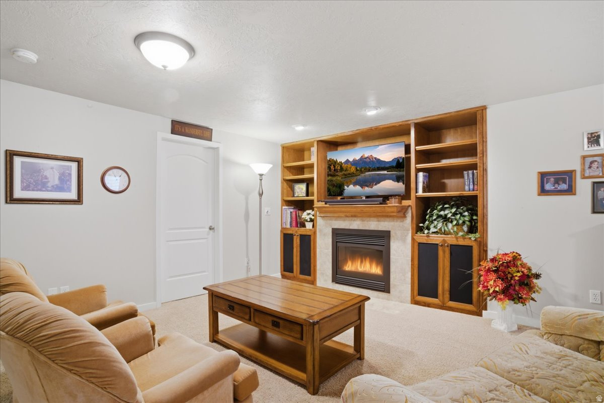 BROOKHAVEN VILLAS - Residential