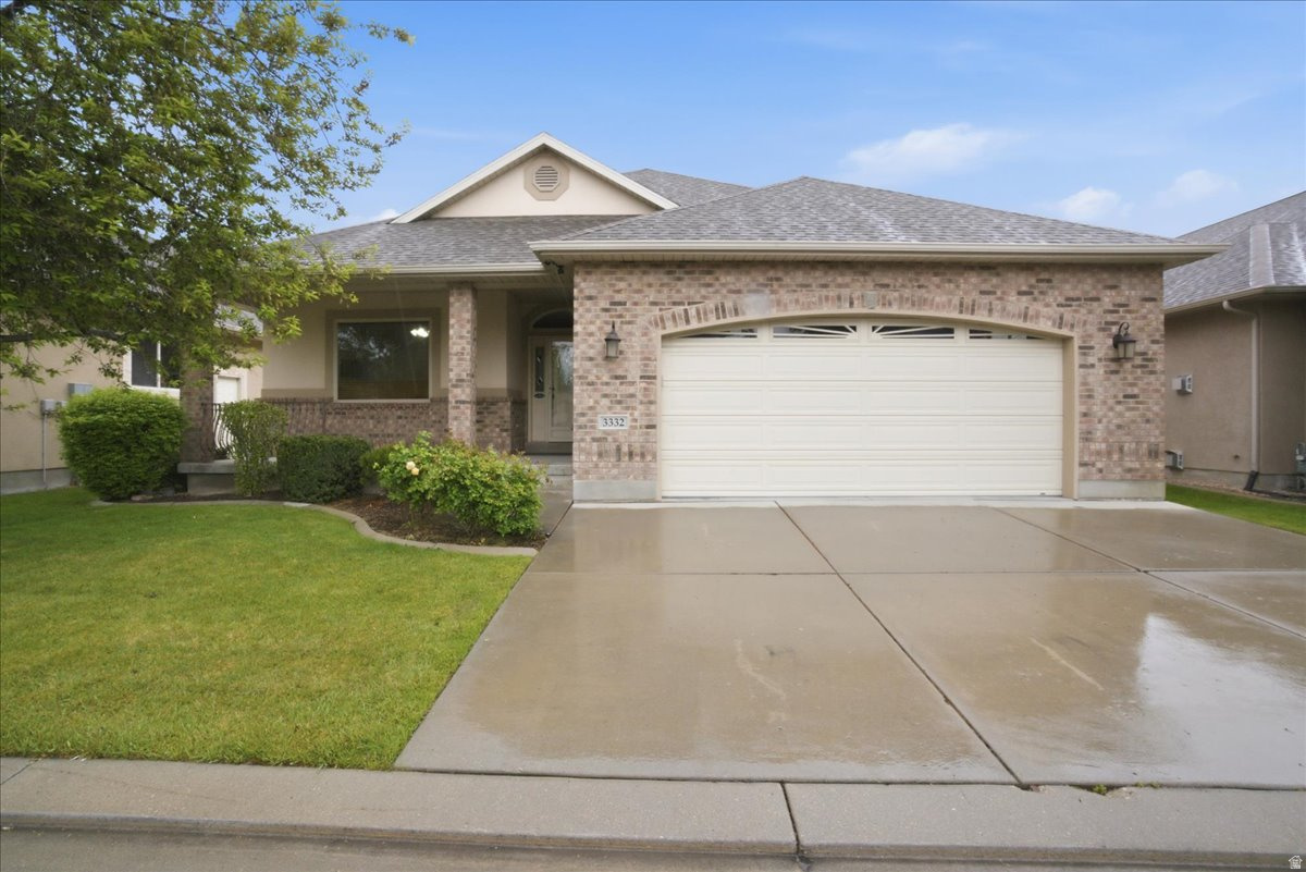 BROOKHAVEN VILLAS - Residential