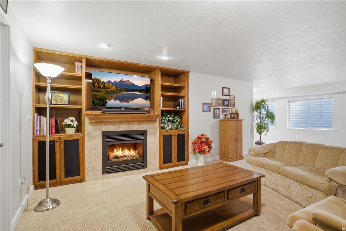 BROOKHAVEN VILLAS - Residential