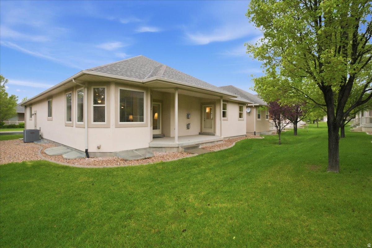 BROOKHAVEN VILLAS - Residential