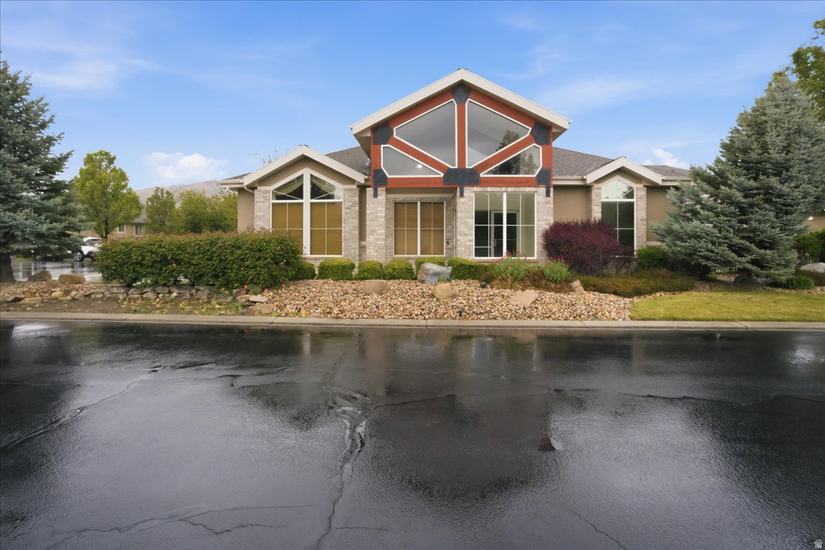 BROOKHAVEN VILLAS - Residential