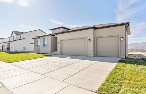 Tiny photo for 4945 N TOPAZ DR, Eagle Mountain, UT 84005 (MLS # 2110049)