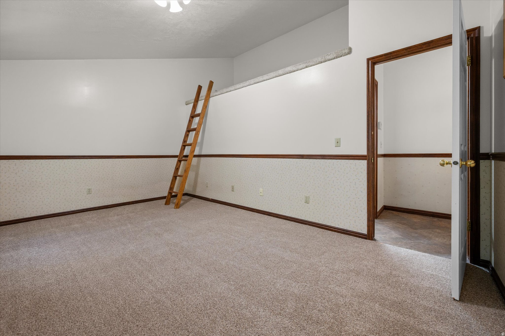 CANYON TERRACE - Residential