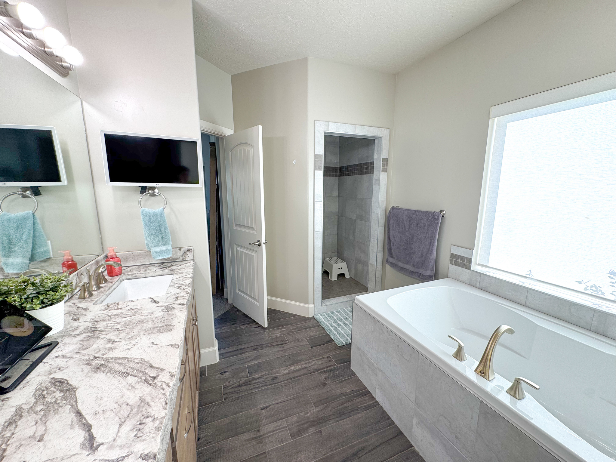 PLUM CREEK ESTATES - Residential