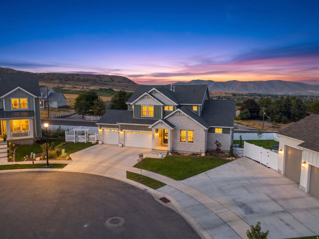 Photo of 686 W EAGLECREST CIR, Elk Ridge, UT 84651 (MLS # 2183597)