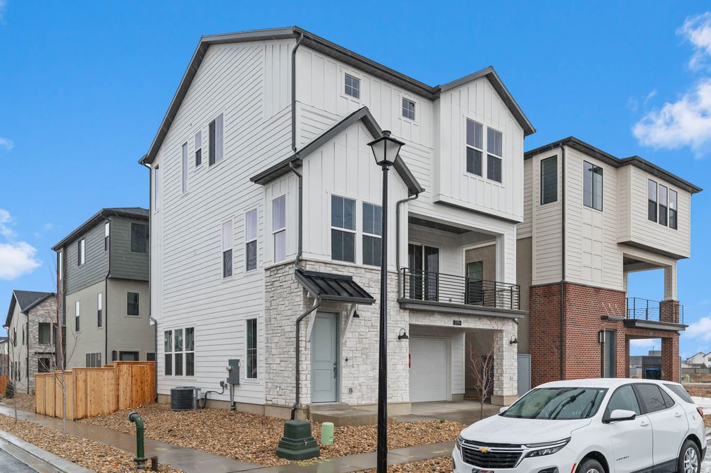 Photo of 2794 N TWIN FLOWER WAY, Lehi, UT 84043 (MLS # 2144154)