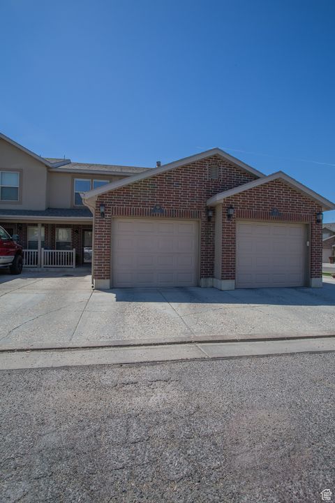 Photo of 121 W ARLINGTON WAY Way N, Harrisville, UT 84414 (MLS # 2104896)