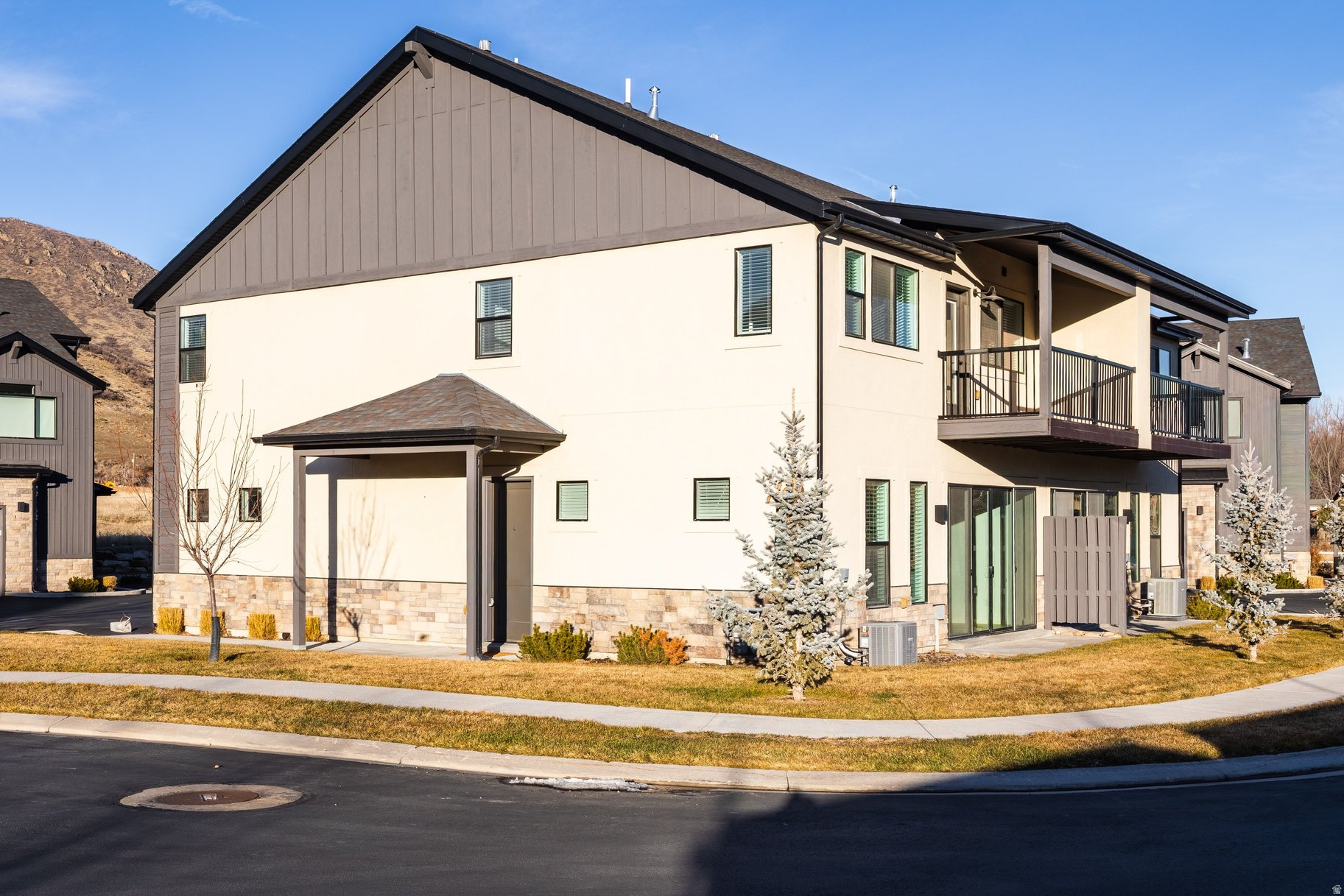 LODGES @ SNAKE CREEK - Residential