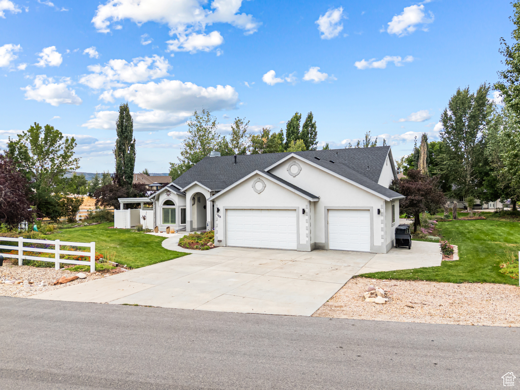 605 W ASPEN RD