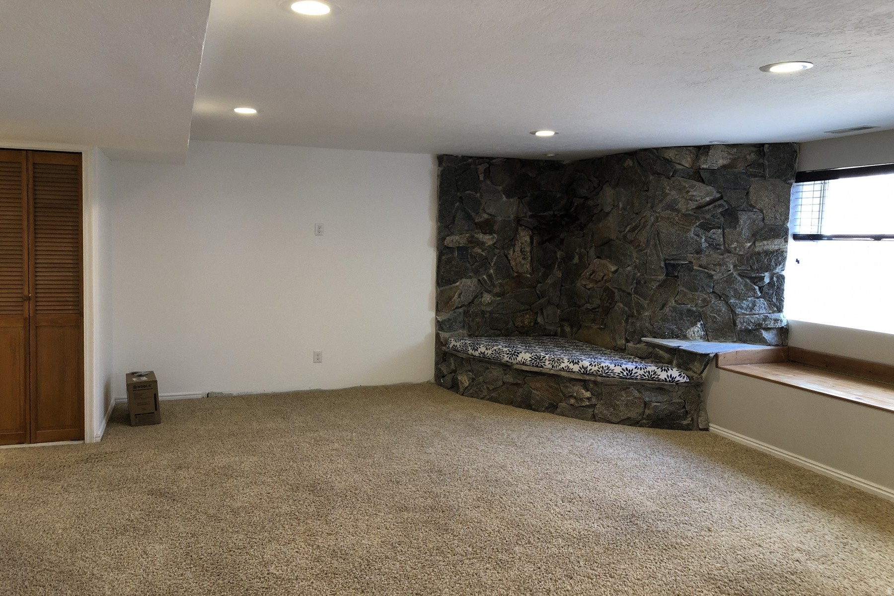 VALLEY HILLS - Residential