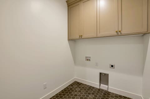 Tiny photo for 39 N HAYFIELD CIR, Kaysville, UT 84037 (MLS # 2173396)
