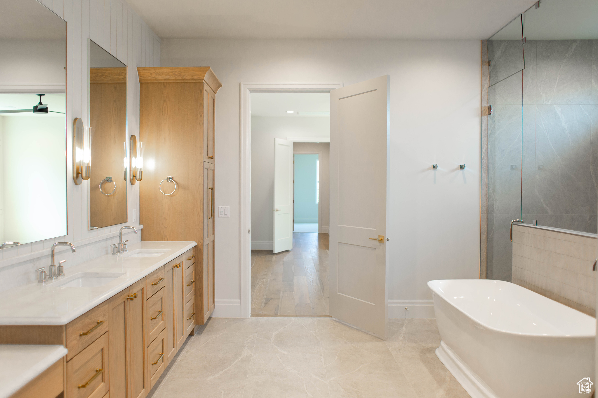 QUEENSRIDGE - Residential