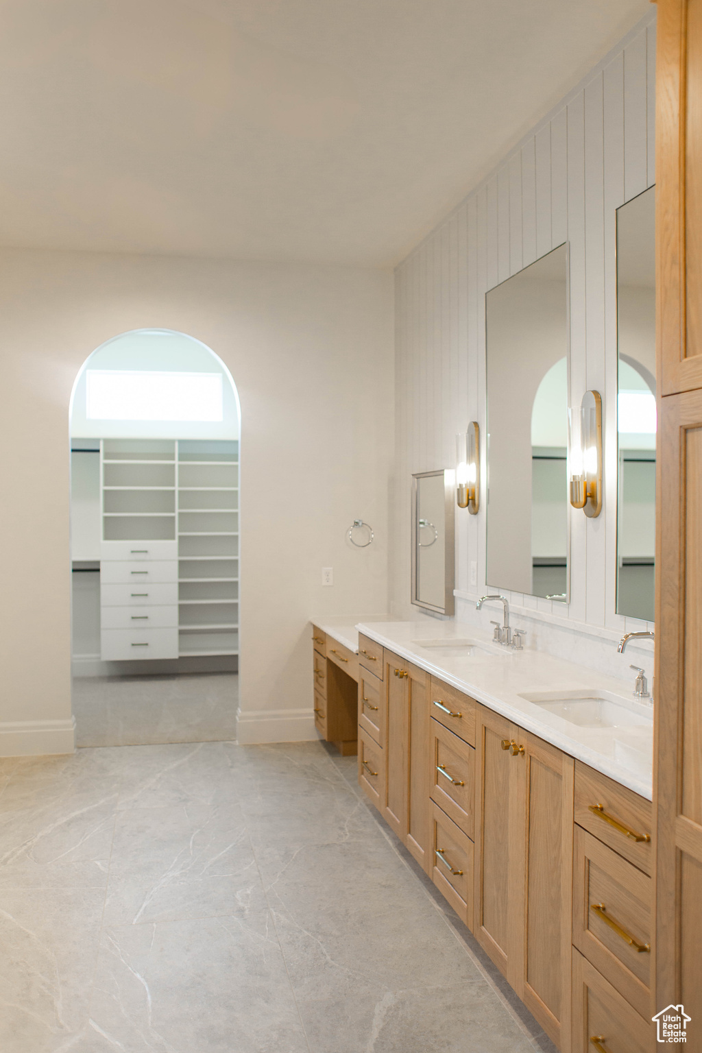 QUEENSRIDGE - Residential