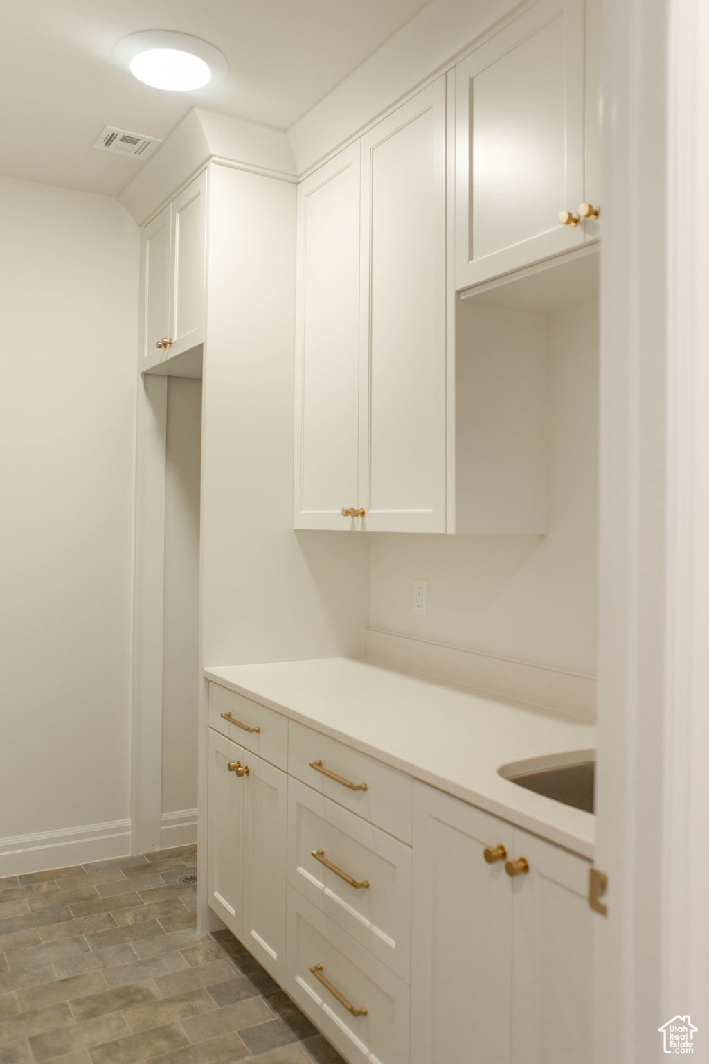 QUEENSRIDGE - Residential