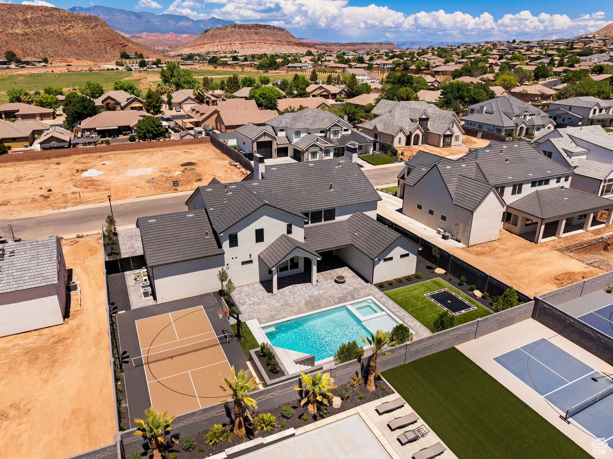 QUEENSRIDGE - Residential