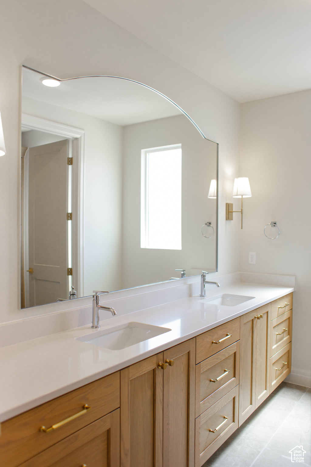 QUEENSRIDGE - Residential