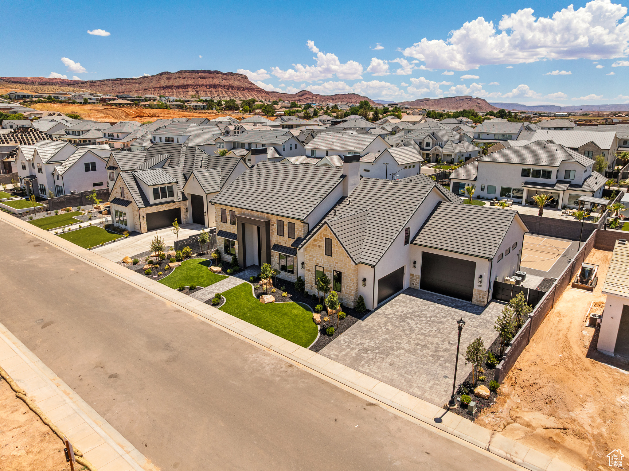 QUEENSRIDGE - Residential